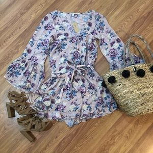American Eagle Outfitters Floral Romper w/ Pockets